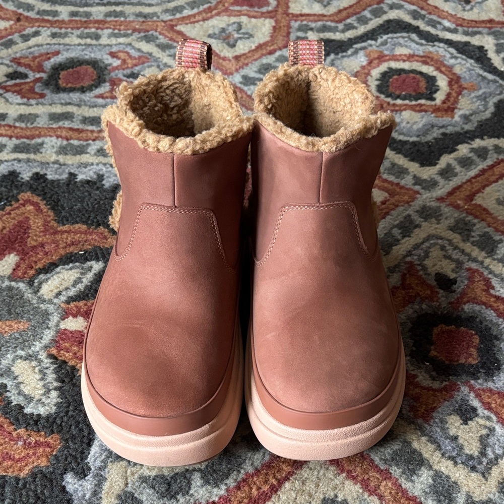 Reef Weekend "Autumn" Women's Cozy Slip-On Ankle Boots Tan